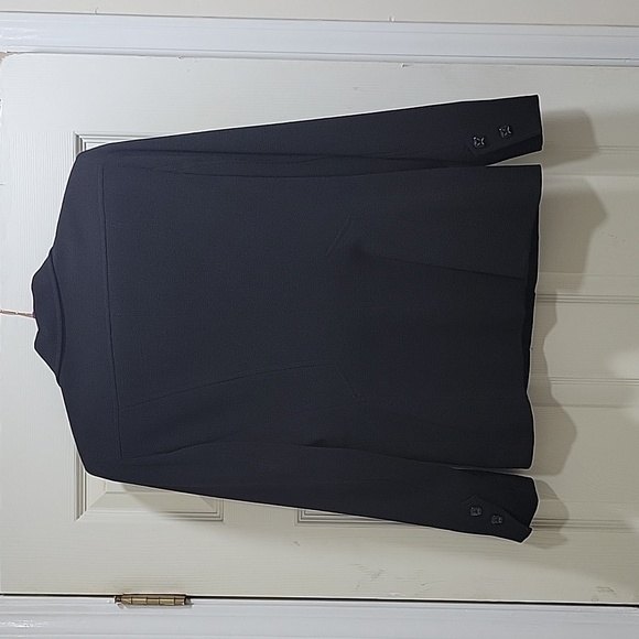 Pre-Owned Larry Levine Black Two-Button Fully Lined Blazer for Dressbarn - Picture 2 of 8